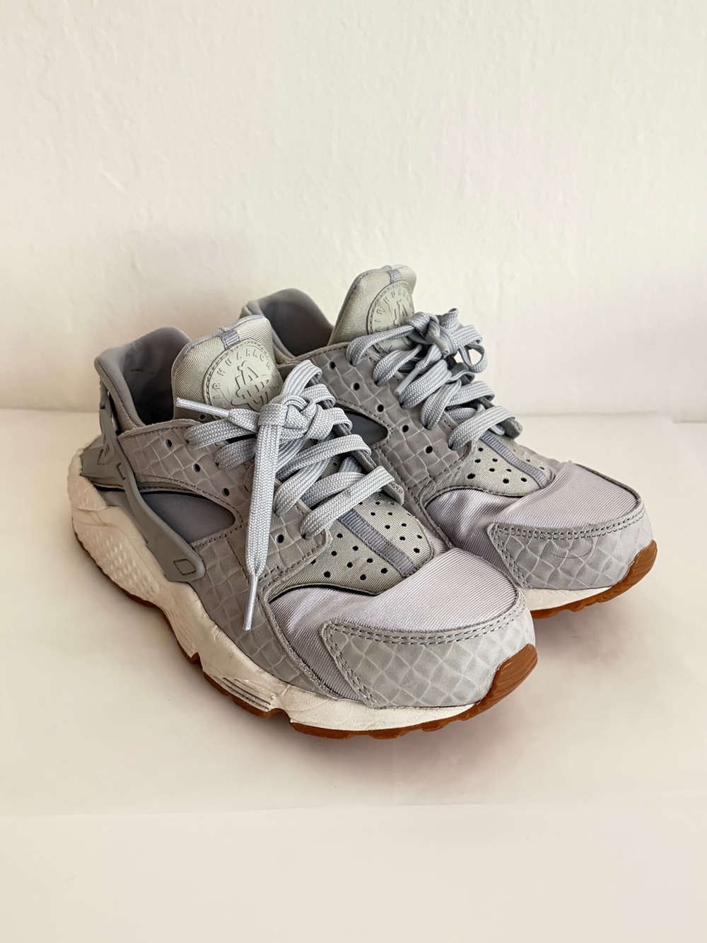 Nike Air Huarache Wolf Grey Women's sneakers